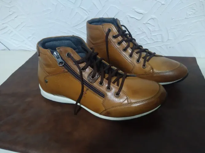 Sapatênis Netony em couro 39