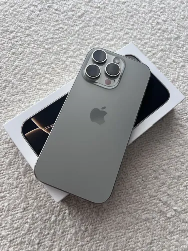 iPhone 16 pro Max natural titanium 256gb, bateria 90%, parcelamos em até 18x