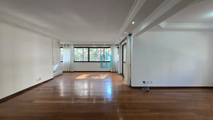 Apartamento à venda em Moema | 3 suítes | 3 vagas | Lazer completo