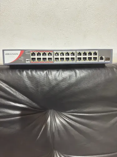 Switch Hikvision 24 portas POE DS-3E0326P-E/M(B)