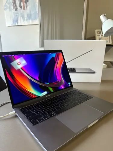 MacBook Pro 2017 i5 13?