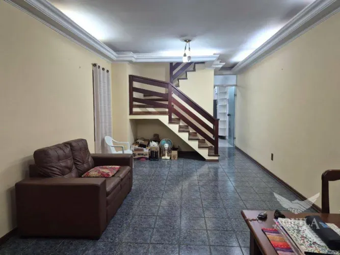 SOBRADO 154M² - 3 DORMITÓRIOS - 1 SUÍTE - EDICULA - 2 VAGAS COBERTAS - JARDIM MARIA DO CAR