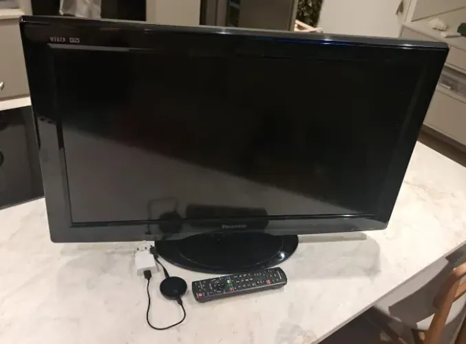 Televisão Panasonic Viera - 32'' + Chromecast + Suporte