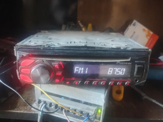 Pioneer mixtrax DEH-x 1650ub
