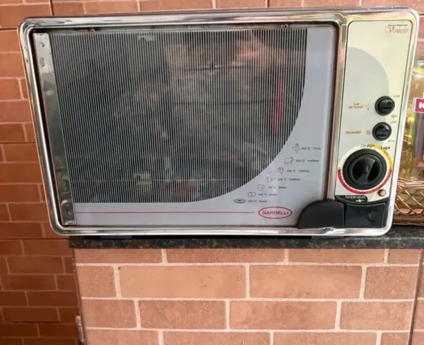Forno elétrico seminovo