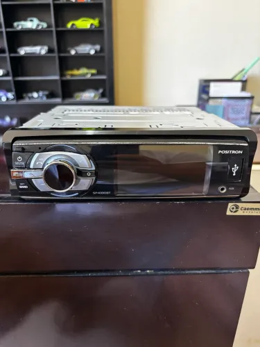 Rádio Bluetooth toca CD entrada USB e reproduz DVD