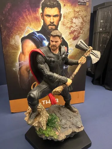 Thor 1/10 iron Studios batalha de Wakanda