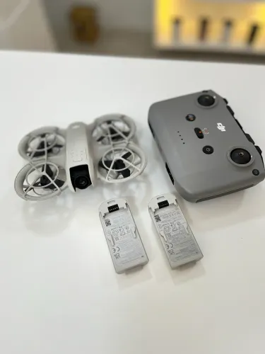 DJI Neo + Controle + 2 Baterias