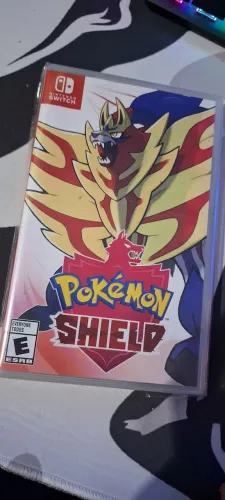Pokémon Shield (Usado)