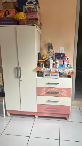 Armário multiuso em bom estado