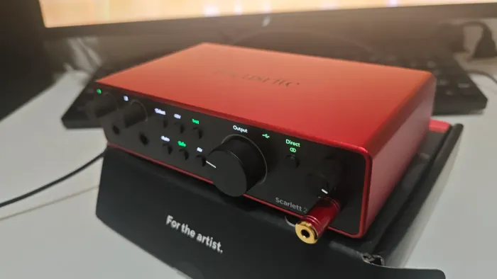 Focusrite Scarlett 2i2 4ª Geração
