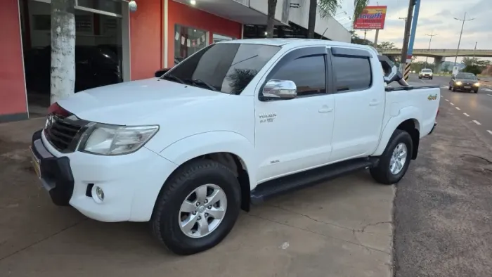 Toyota Hilux CD SRV 4X4 2.7 Flex 16V Aut. 2015