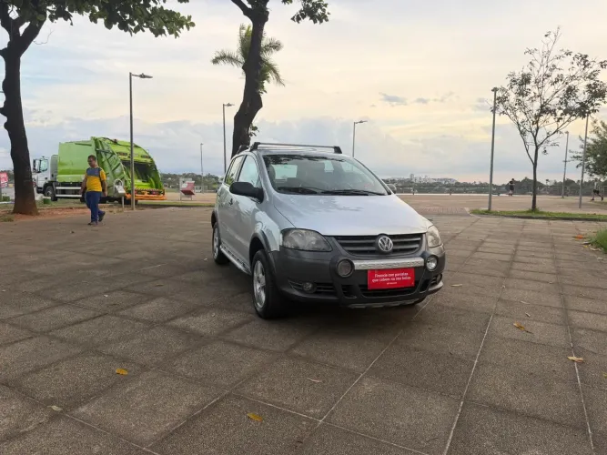 Volkswagen Crossfox 1.6 MI Total Flex 8V 5P 2009