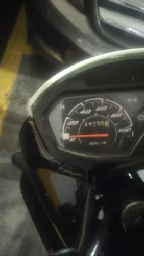 Vendo uma Honda pop 110 cilidradas. 9.600