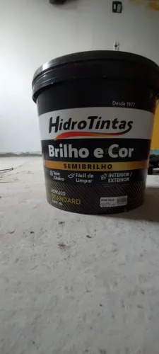 Vendo latão de tinta
