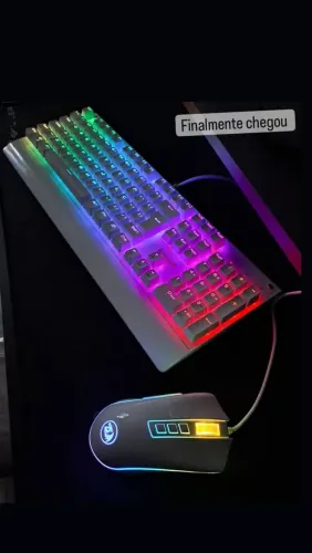 Vendo, teclado, e mouse Redragon + mousepad e fone Hyperx