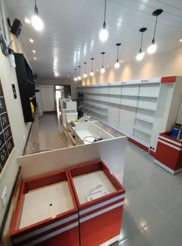 moveis para farmacia/perfumaria