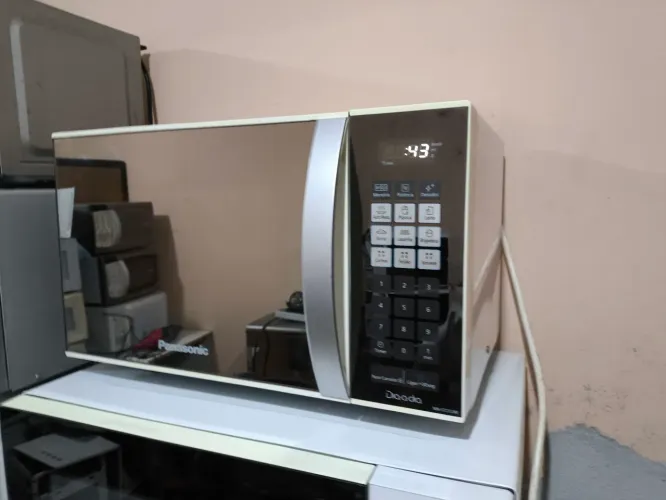 Microondas Panasonic 21 Litros Espelhado 127v