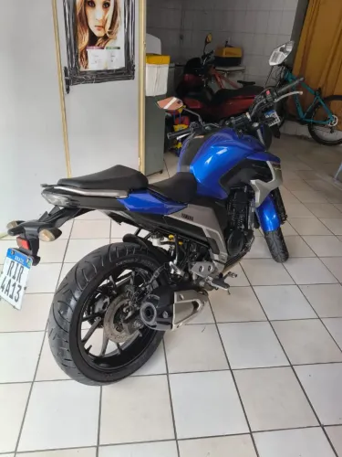 YAMAHA FAZER 250 - ESTILO, ECONOMIA E POTÊNCIA!