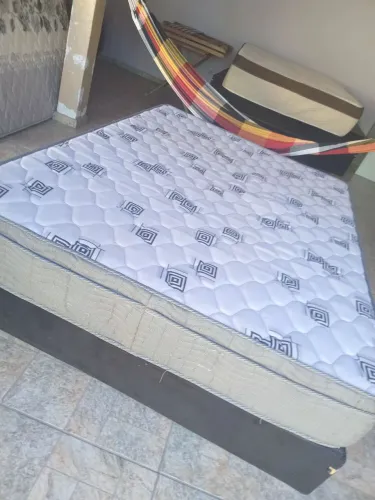 Cama box casal 188x140x24cm.