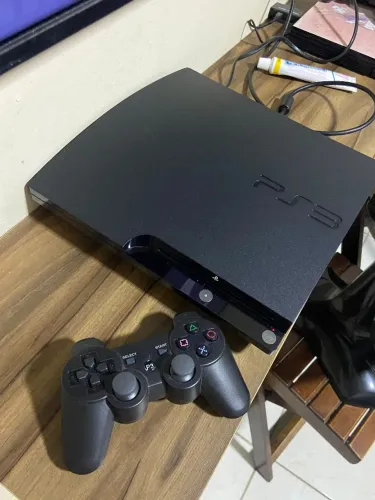 PS3 DESBLOQUEADO 500 GB + 2 CONTROLES E MIDIA FISICA