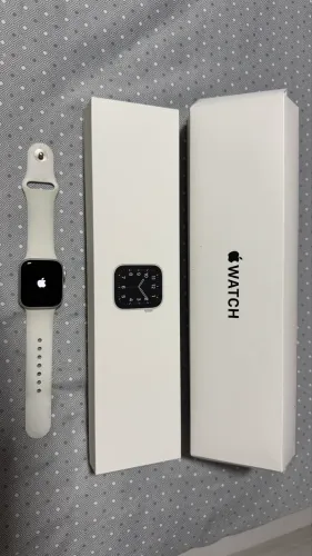Apple Watch SE Prata