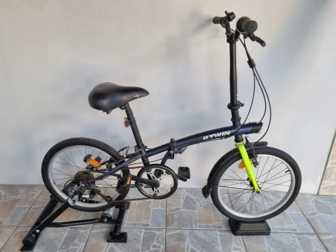 Bicicleta dobrável mais rolo de treino