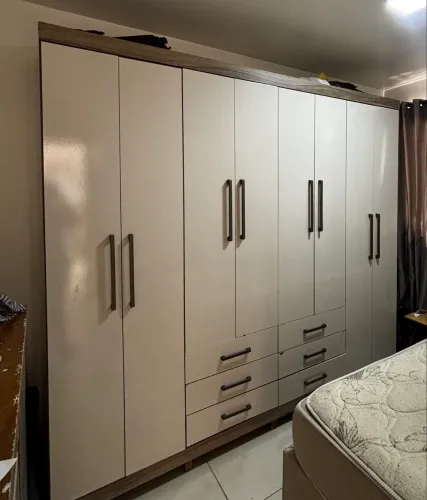 MUDANÇA - GUARDA-ROUPA SANTOS ANDIRÁ 8 PORTAS E 6 GAVETAS