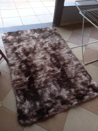 Tapete lindo 2 metro por 1,30 só 80,00 retirar