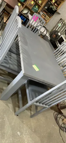 Mesa de jantar com 6 cadeiras em madeira estofada pintura nova