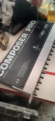 Compressor behringer pro mdx 2200