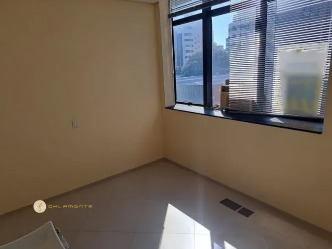 Casa em Condomínio com 1 Quarto(s) e 1 banheiro(s) para Alugar, 65 m² por R$ 960 / Mês