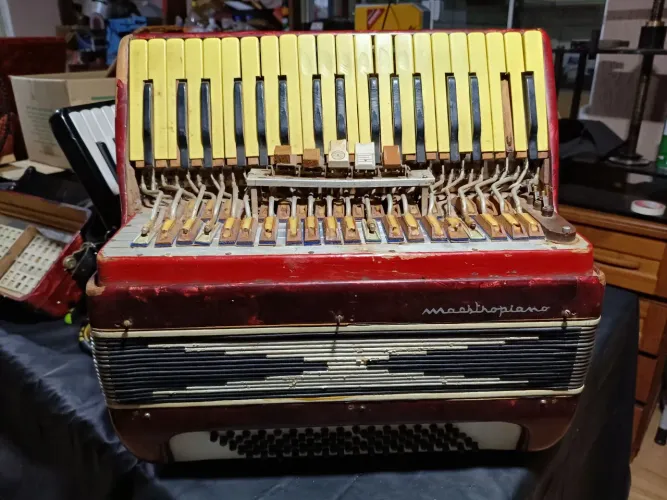 Acordeon Maestro Piano 80 baixos