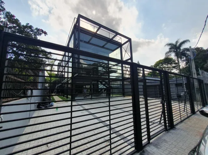 Prédio comercial na Avenida São Gualter, 1380  725 m²