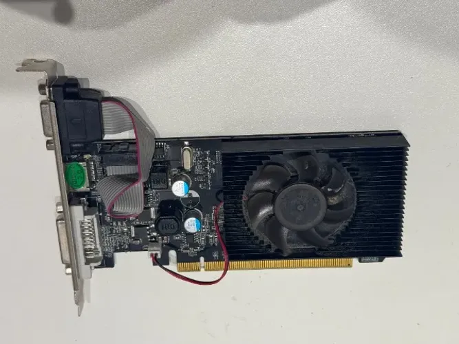 Placa de video GT 210 Galax GPU