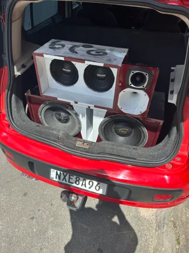 Vendo som automotivo