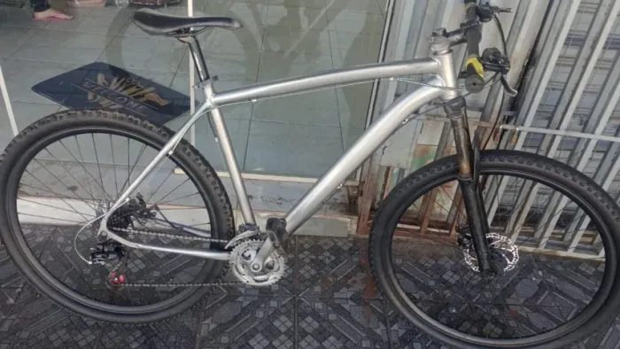 Bicicleta aro 29 de alumínio
