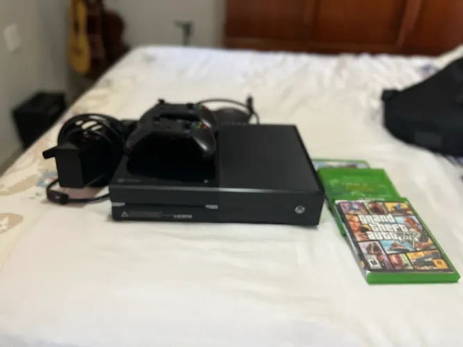 Xbox One Fat | 2 controles+ Kinect+ 3 jogos |