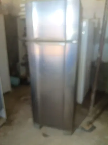 Vendo geladeira Esmaltec de 380 litros inox funcionando bem