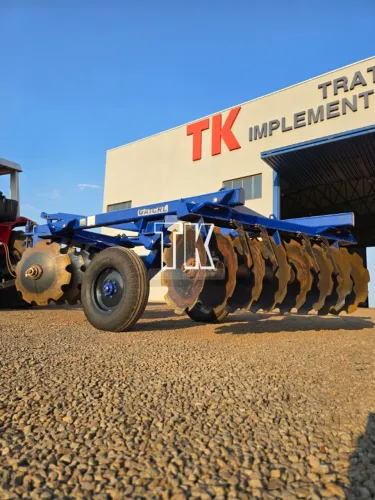 cod. 1342 GRADE ARADORA DE CONTROLE 16 X 28 INTERMEDIARIA TATU SEMINOVA ANO 2023 - Tk Trat