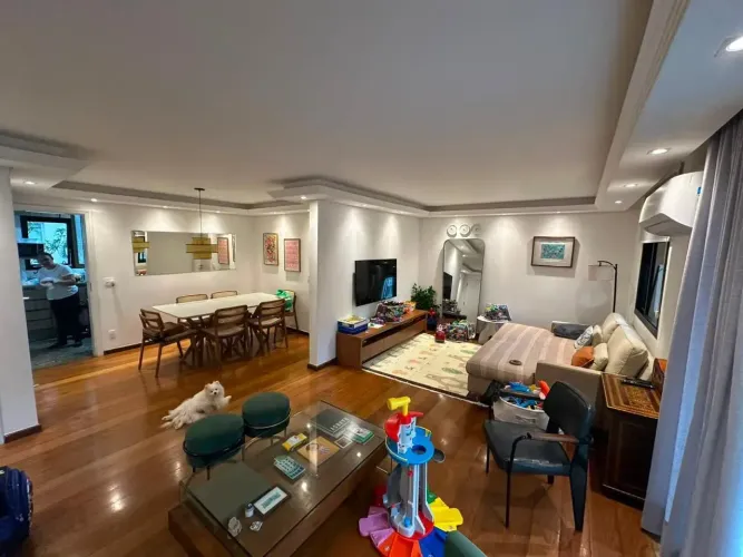 Apartamento para venda tem 130 metros quadrados com 3 quartos