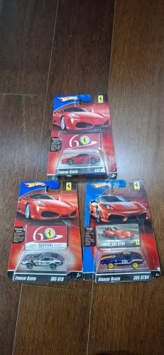 Hot wheels Ferrari Racer 512M e duas 365 GTB