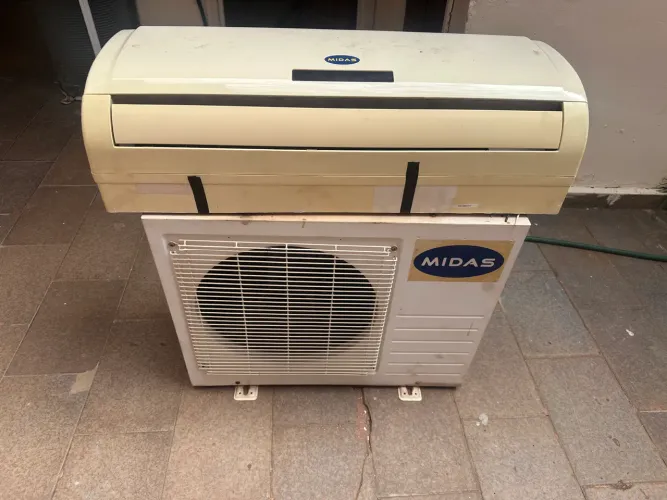 Ar-condicionado Midas 9.000 BTUs - Quente e Frio - 220V