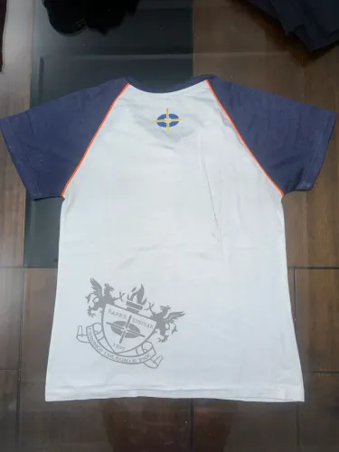 uniforme blusa baby look colégio Chromos tamanho P feminino