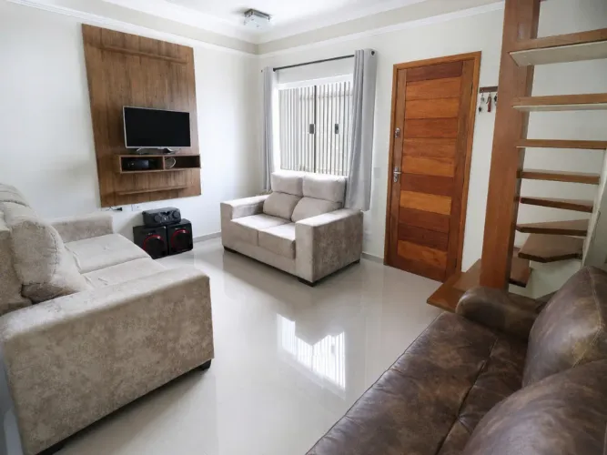 Casa no condomínio Arnoni para venda com 2 quartos, sendo 2 suítes, 60m²