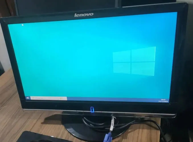 Monitor Lenovo 19