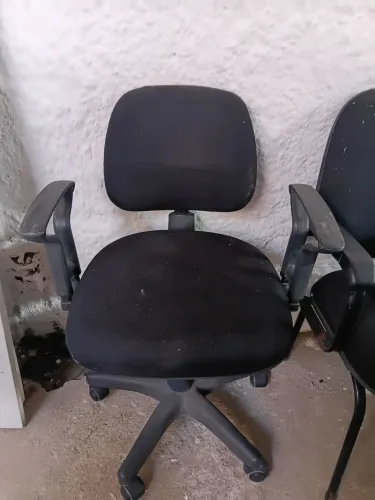 CADEIRA DE ESCRITÓRIO GIRATÓRIA 