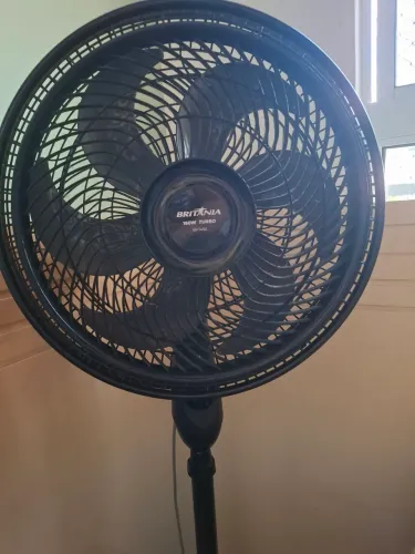 Ventilador turbo, com base regulável 