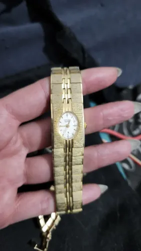 Relógio Citizen feminino estilo bracelete, Quartz, raridade delicadíssima com strass