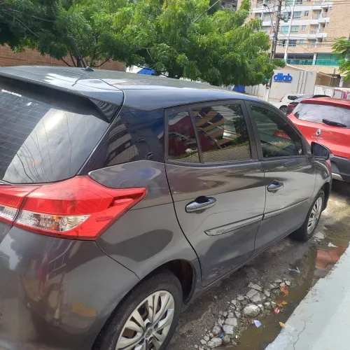 Toyota Yaris Live 1.3 Flex 16V 5P AUT 2021